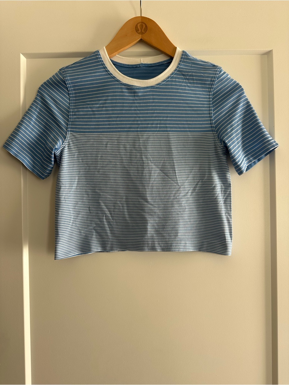 Lululemon Seamless Classic-Fit Mariner Stripe Cropped T-Shirt Pool Party / White